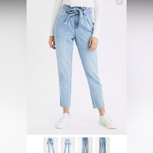 American Eagle Outfitters Highest Waist Mom Jean | 4 Short | Blue Heaven